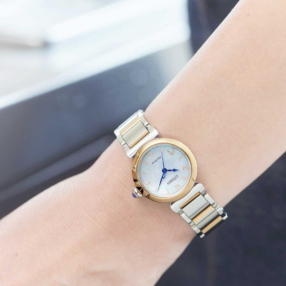Citizen Citizen Citizen L EM1136-87D , наручные женские часы фото под углом