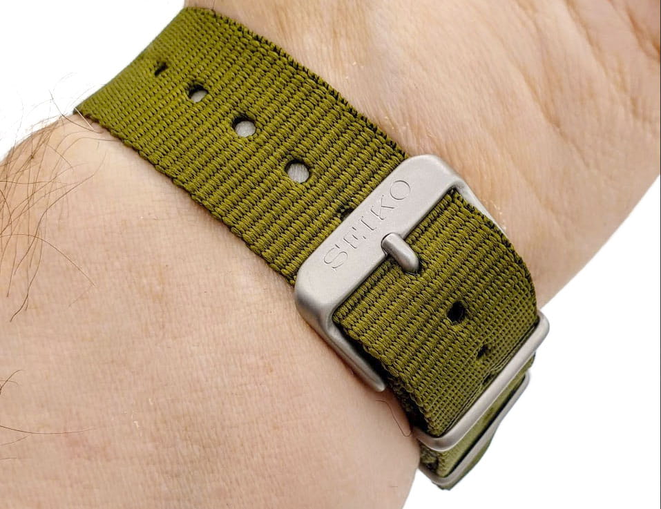 Seiko Seiko 5 Sports Field series SRPG33K1S Field — детали корпуса и тканевый