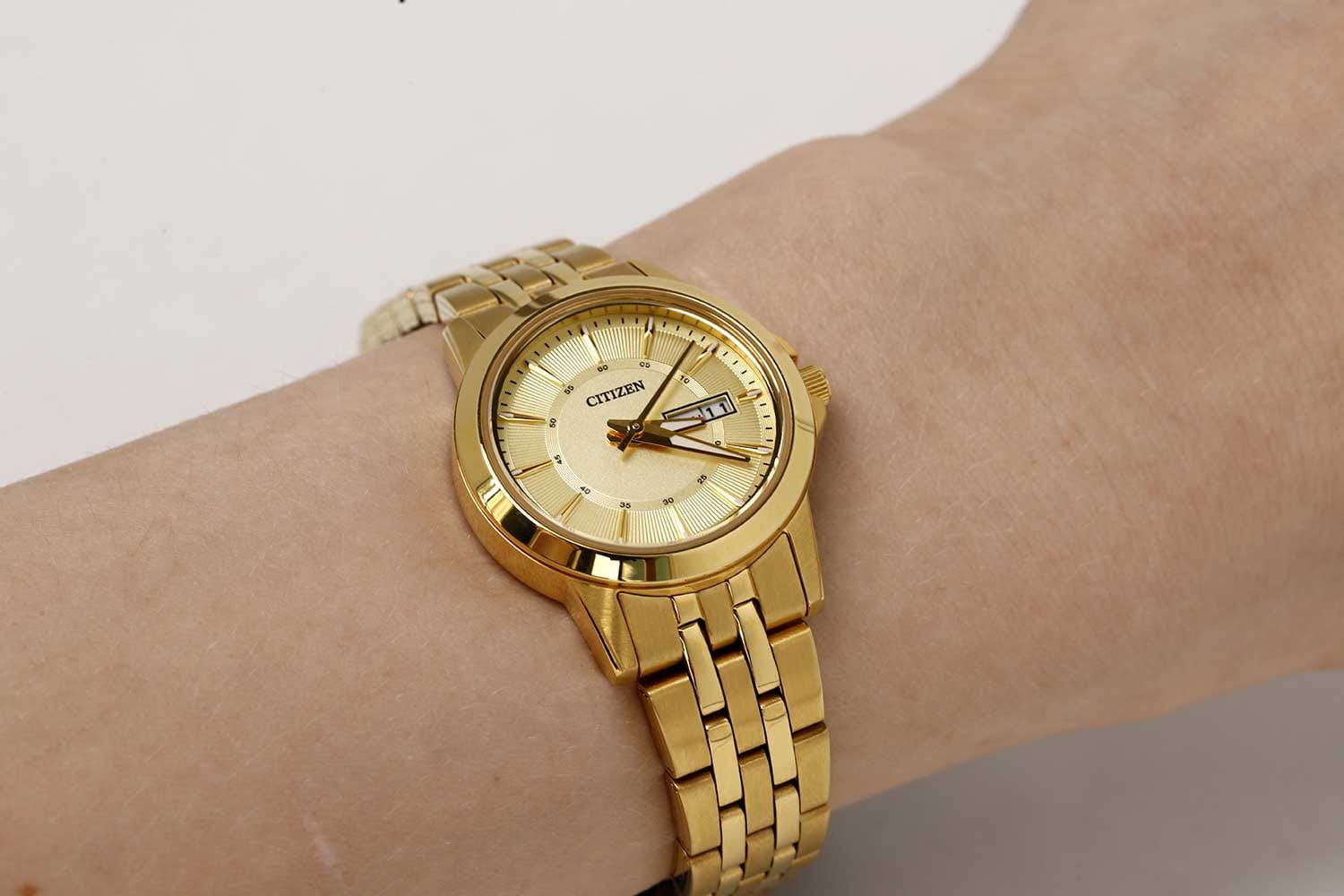 Citizen Citizen EQ0603-59P,  япония женские часы на браслете нержавеющая сталь с ip-покрытием боковой вид