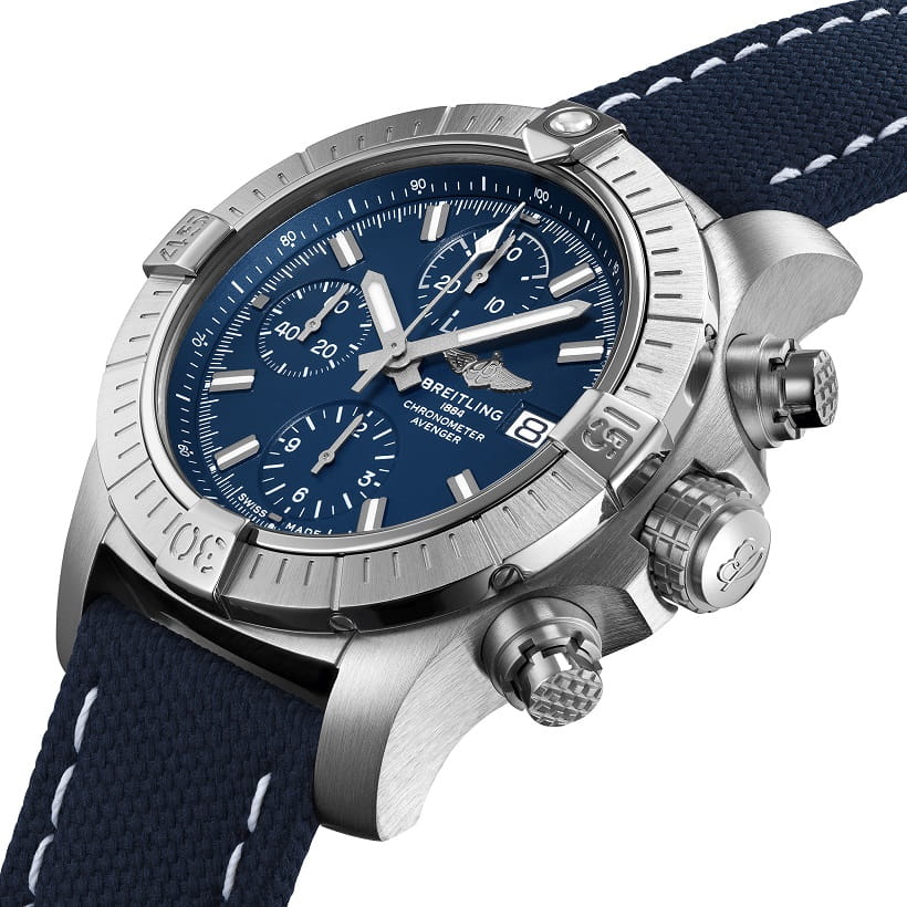 Breitling Breitling Avenger Chronograph 43 A13385101C1X2 , наручные мужские часы фото под углом