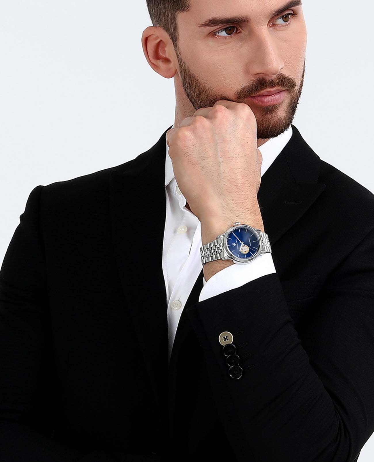 Maserati Maserati Epoca R8823118009 , наручные мужские часы фото под углом