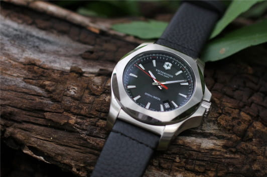 Victorinox Victorinox I.N.O.X. 241737 мужские часы черный циферблат на запястье