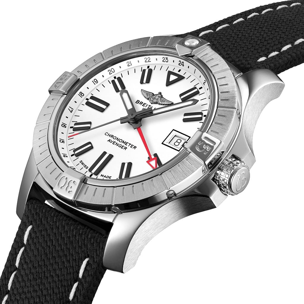 Breitling Breitling Avenger Automatic GMT 43 A32397101A1X1 , наручные мужские часы фото под углом