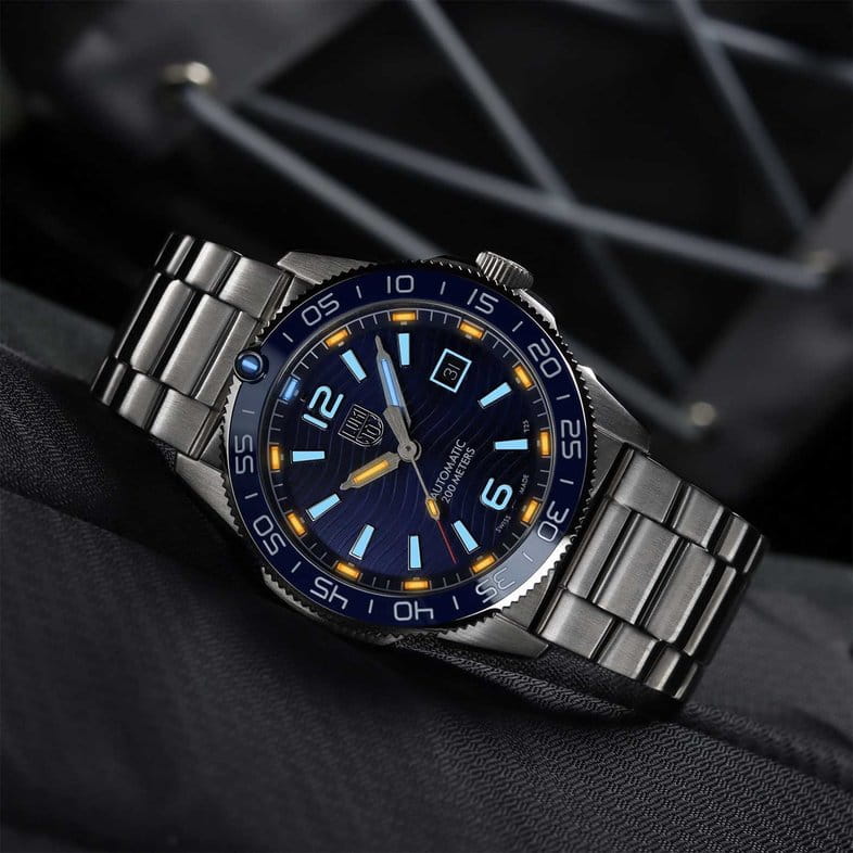 Luminox Luminox Pacific Diver XS.3104  - задняя крышка сталь корпуса, швейцария часы