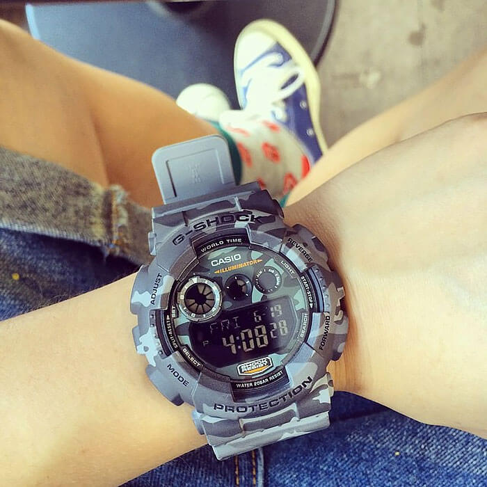 Casio Casio G-Shock GD-120CM-8ER , наручные мужские часы фото под углом