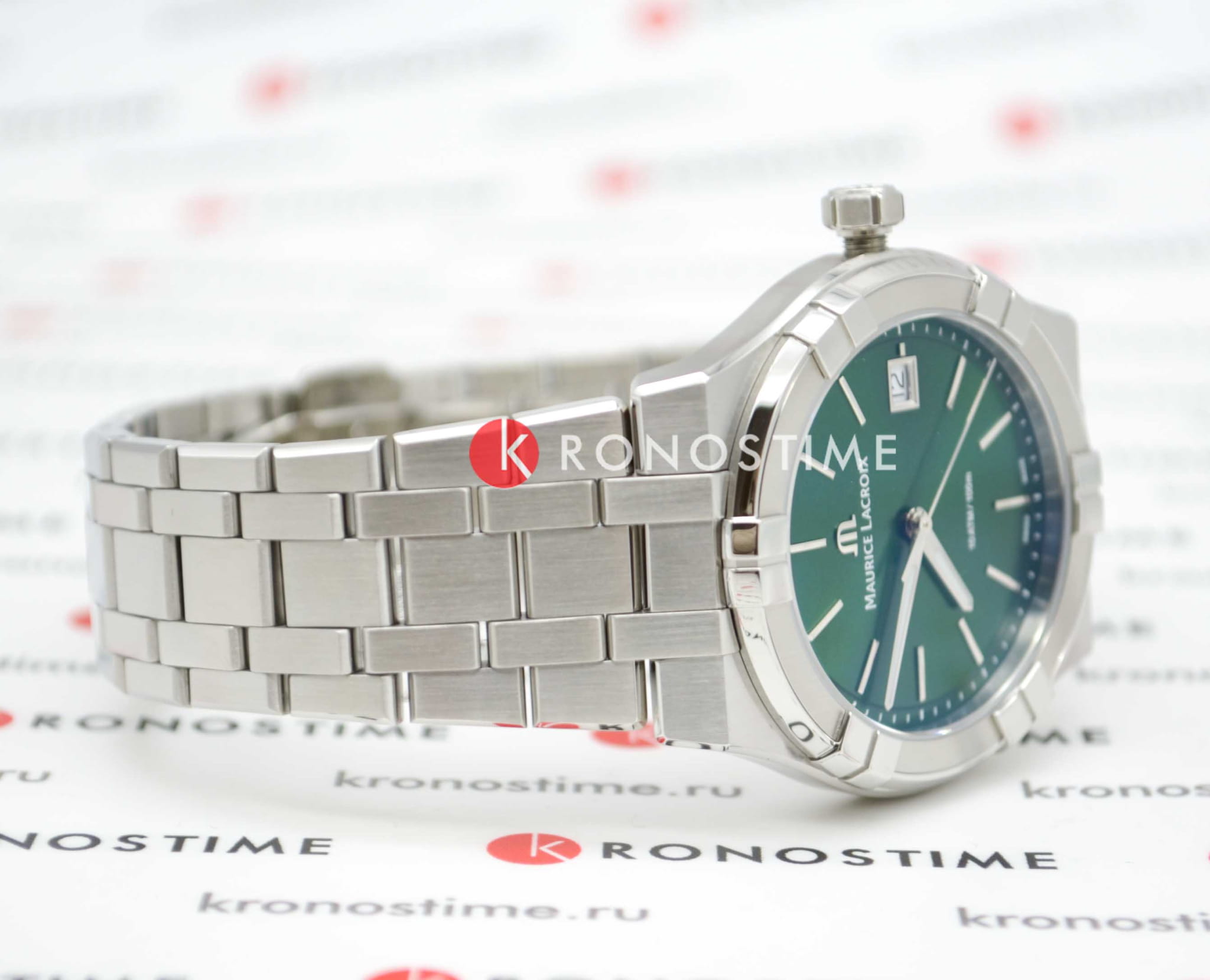 Maurice Lacroix AI6008-SS002-630-1 мужские часы застежка крупным планом