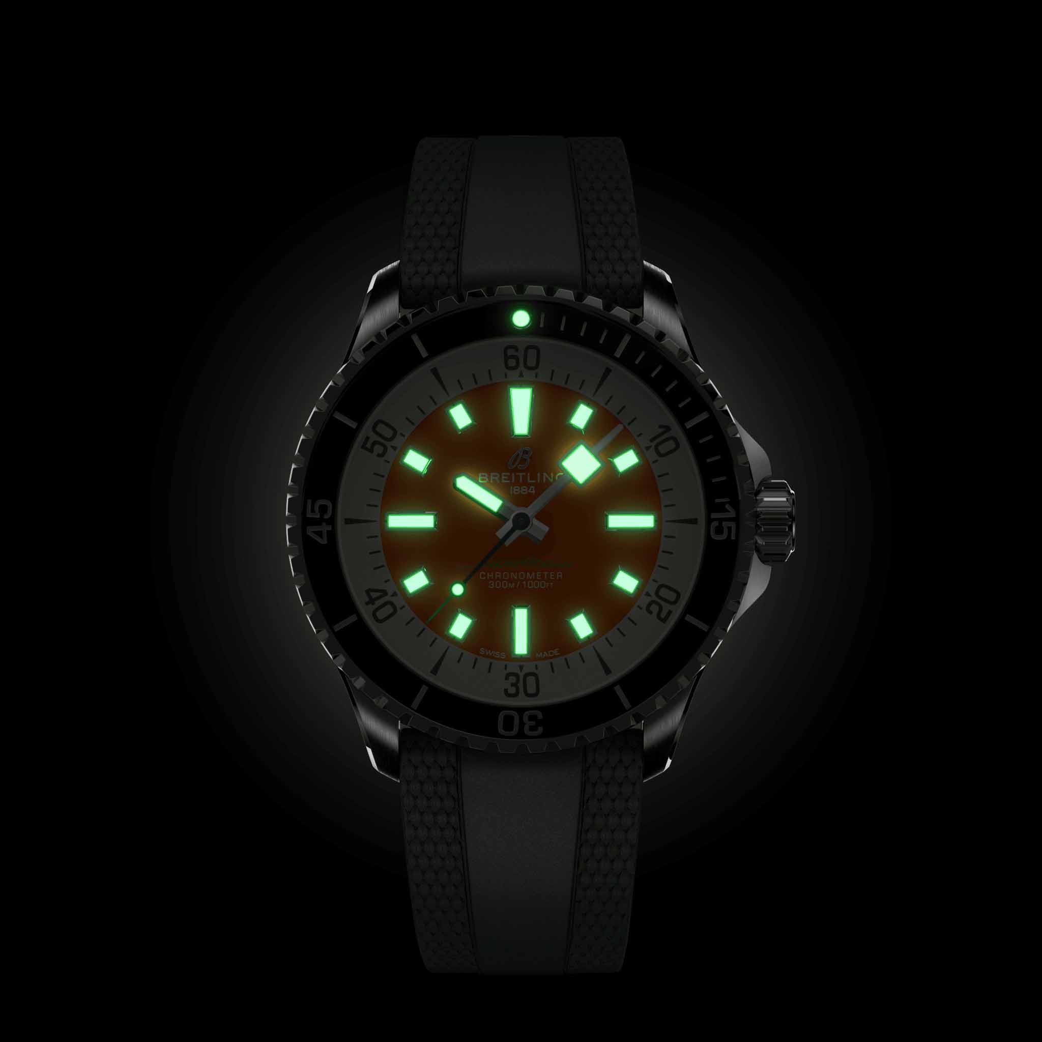 Breitling Breitling Superocean Automatic 42 Kelly Slater A173751A1O1S1, superocean швейцария мужские часы на браслете каучук боковой вид