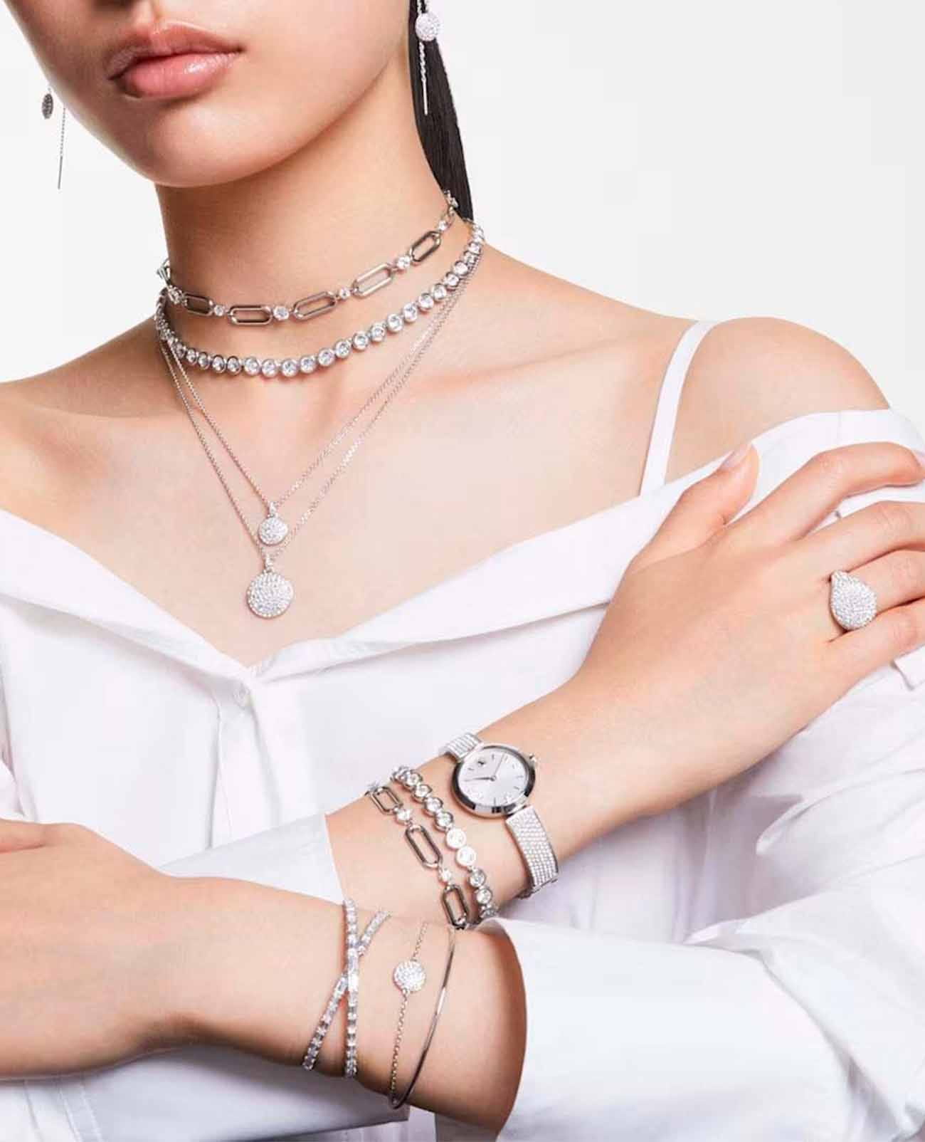 Swarovski Swarovski Illumina 5671205 , наручные женские часы фото под углом