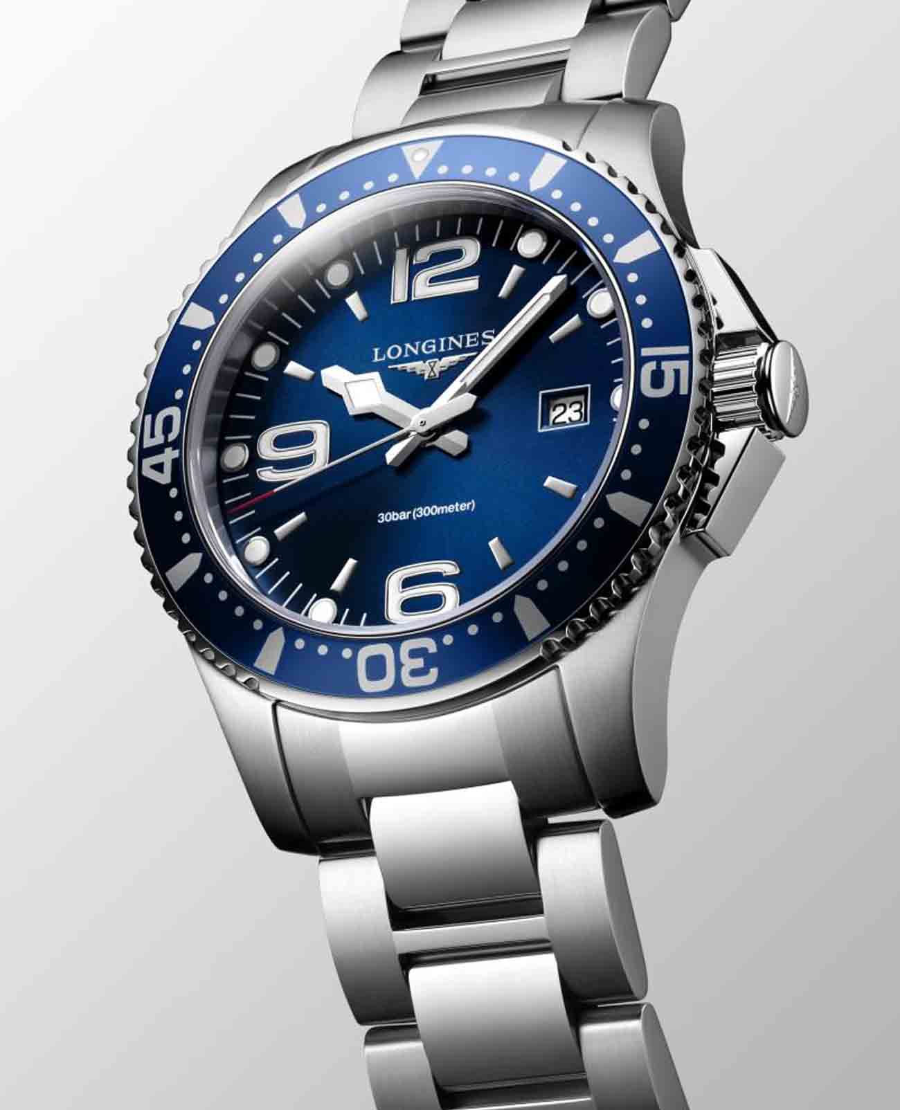 Оригинальные часы Longines Longines HydroConquest L3.730.4.96.6 кварцевые калибр механизма l156 (на основе eta 255.412) общий вид