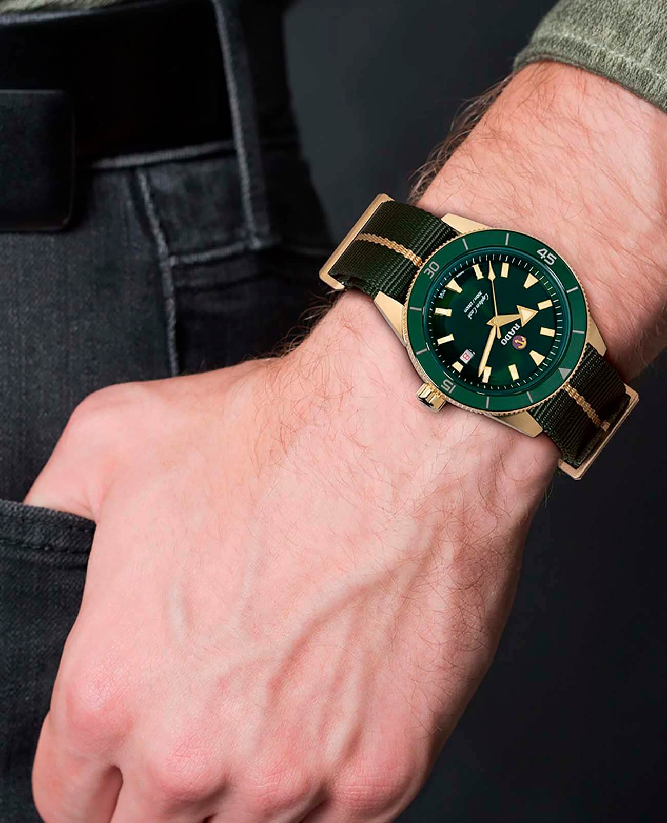Rado Rado Captain Cook Automatic Bronze R32504317 мужские часы зеленый циферблат на запястье