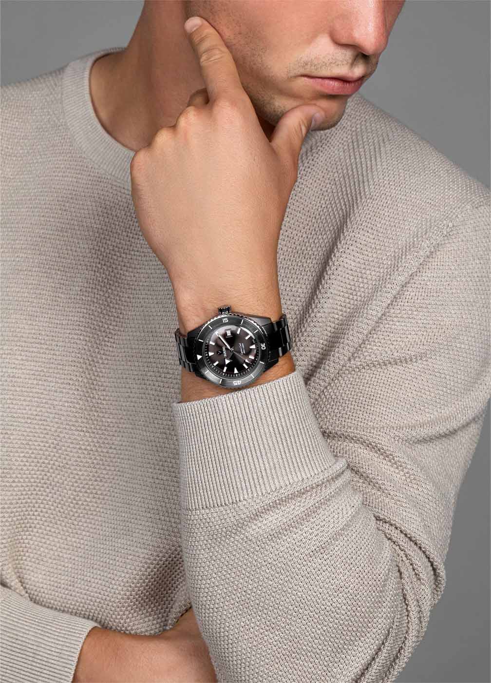 Rado Rado Captain Cook High-Tech Ceramic Diver R32144102 мужские часы серый циферблат на запястье