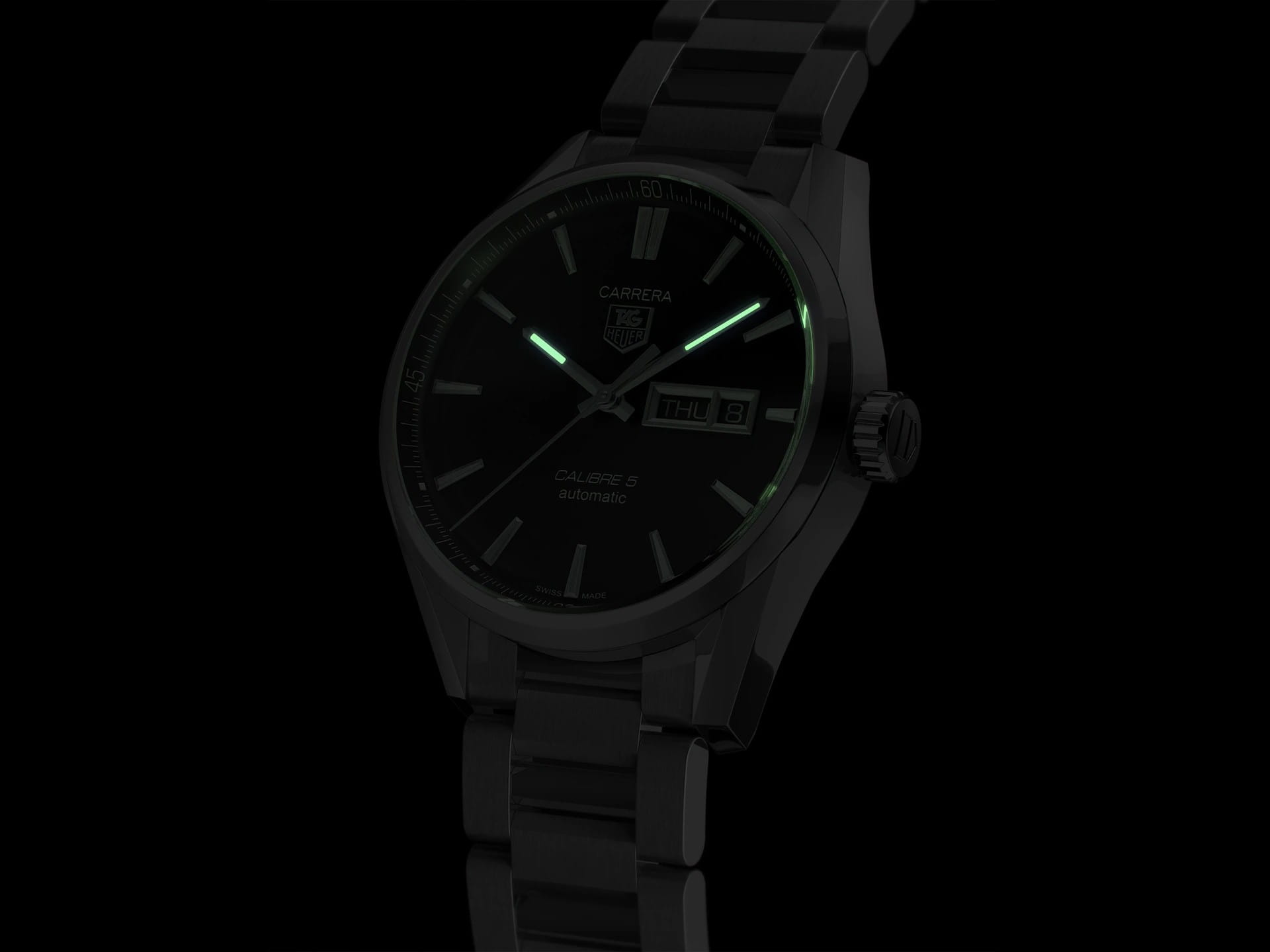 TAG Heuer TAG Heuer Carrera WAR201A.BA0723 механические мужские часы часы крупный план черный циферблата