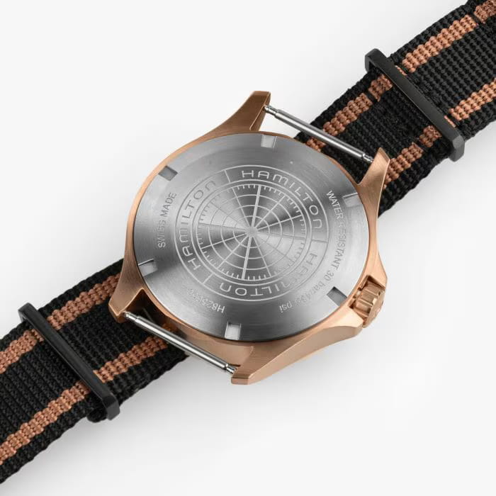 Hamilton Hamilton Khaki Navy Scuba Automatic GMT 43мм H82565930, khaki navy швейцария мужские часы на браслете бронза боковой вид