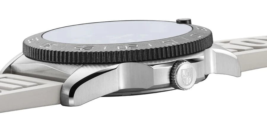 Luminox Luminox Pacific Diver XS.3121.WF, sea швейцария мужские часы на браслете каучук боковой вид