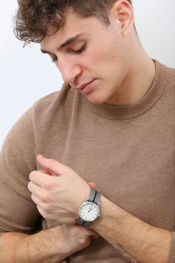 Daniel Wellington Daniel Wellington Iconic NATO DW00100679 мужские часы белый циферблат на запястье