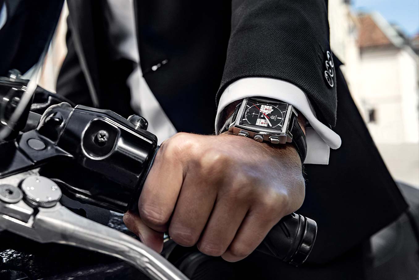 TAG Heuer TAG Heuer Monaco CBL2113.FC6177 , наручные мужские часы фото под углом