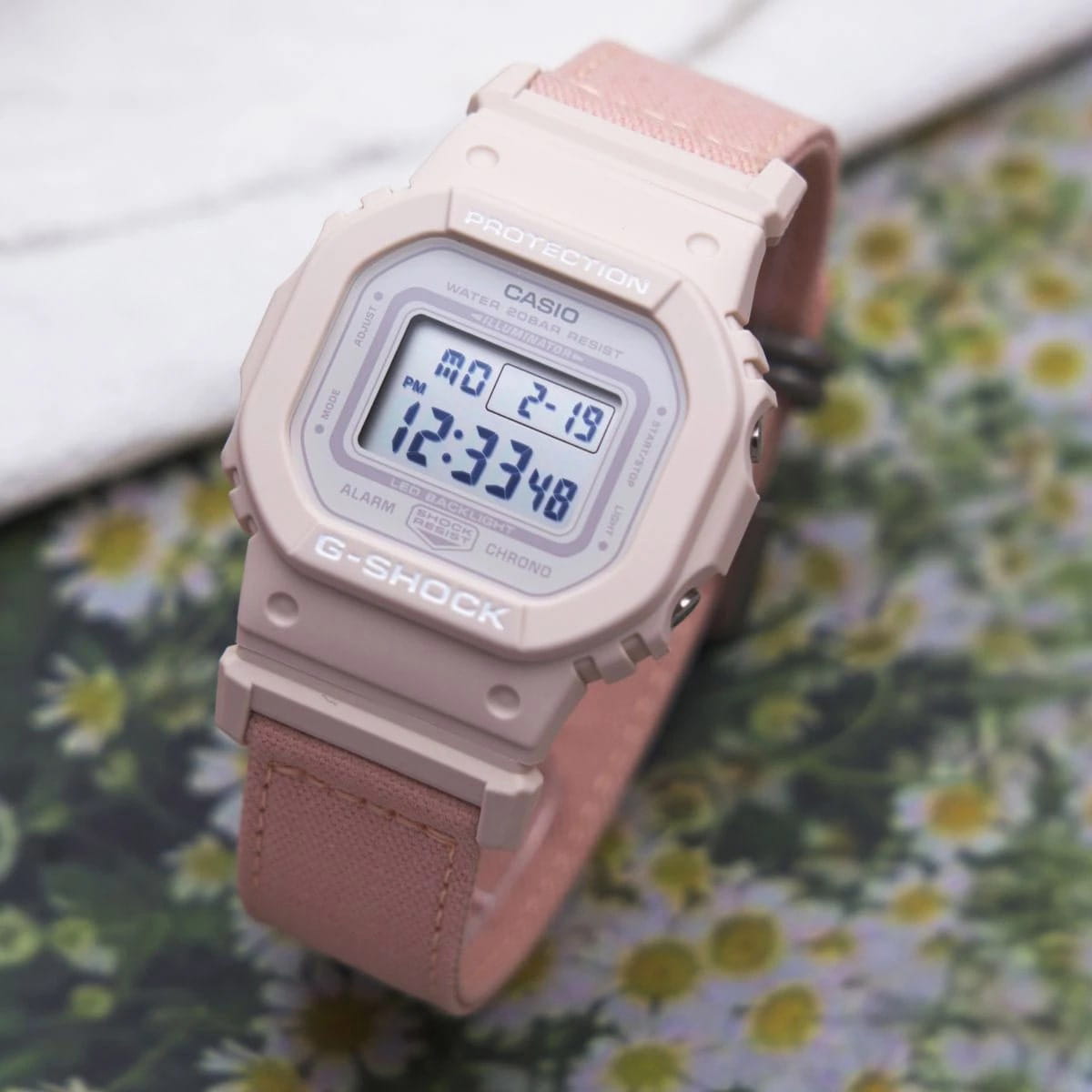 Casio Casio G-Shock GMD-S5600CT-4DR (GMD-S5600CT-4) женские часы  циферблат на запястье