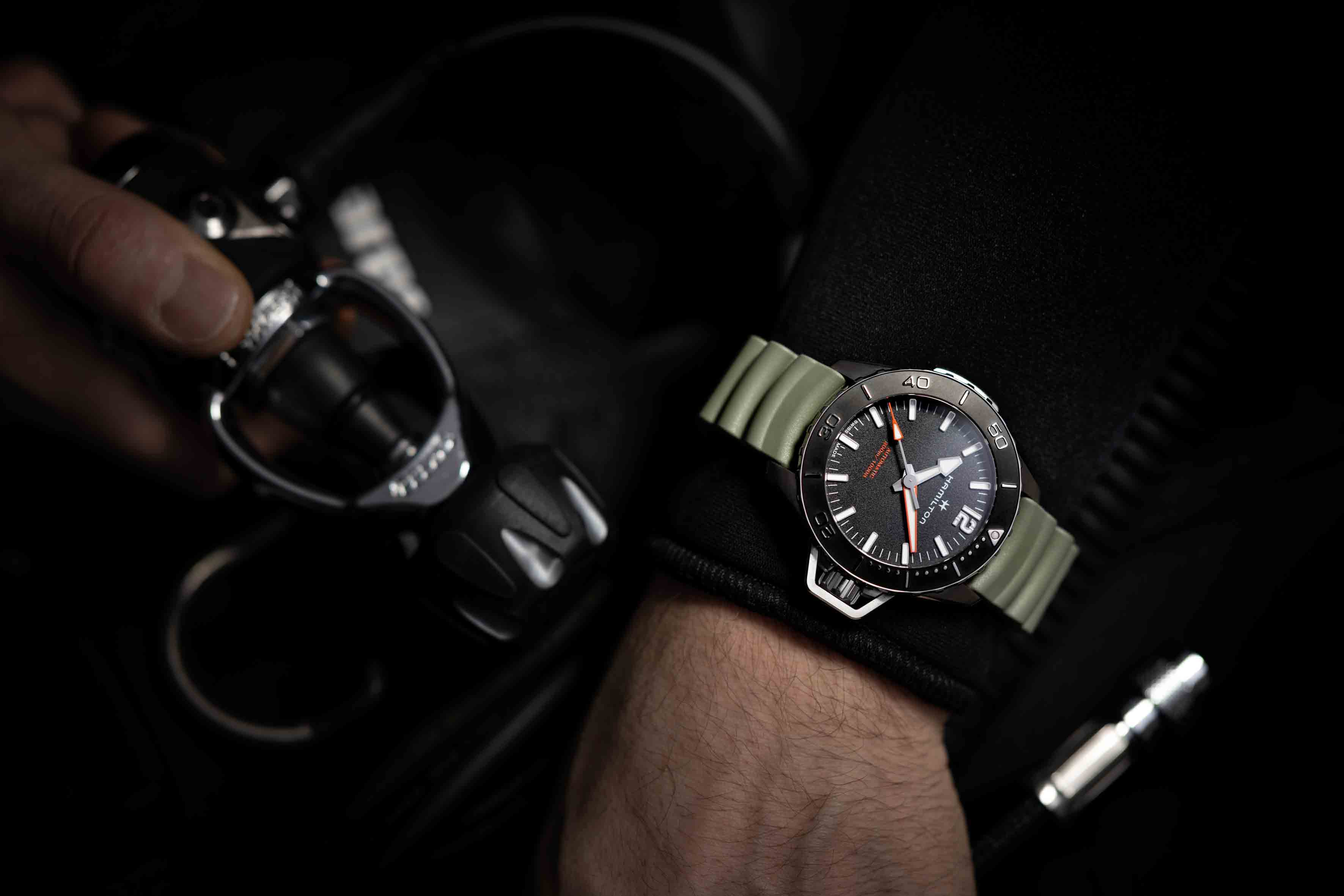 Оригинальные часы Hamilton Hamilton Khaki Navy Frogman Auto H77825331 в фирменной упаковке от производителя