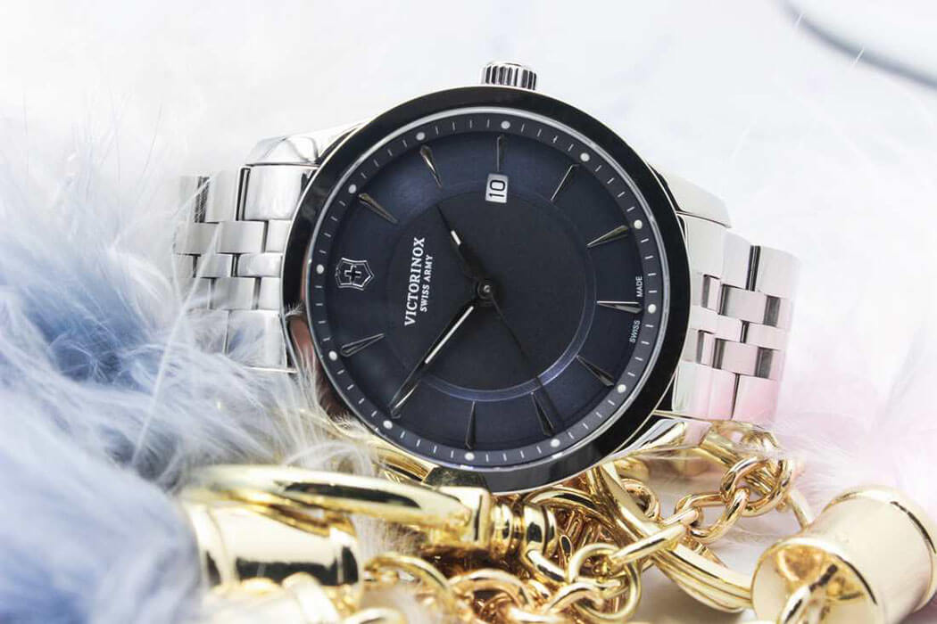 Victorinox Victorinox ALLIANCE 241802.1 , наручные мужские часы фото под углом