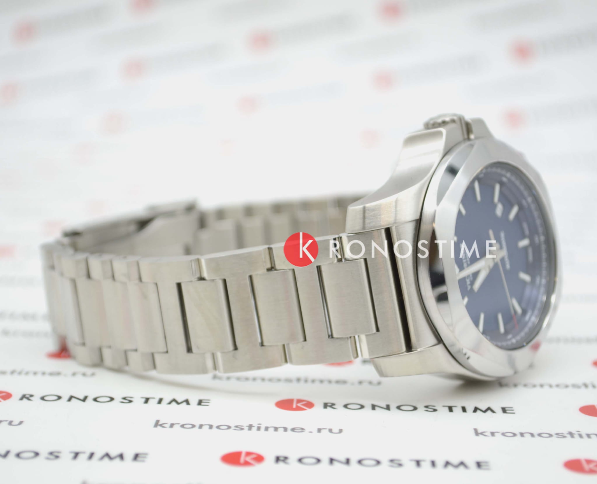Victorinox Victorinox I.N.O.X. MECHANICAL 241835 механические мужские часы часы крупный план синий циферблата