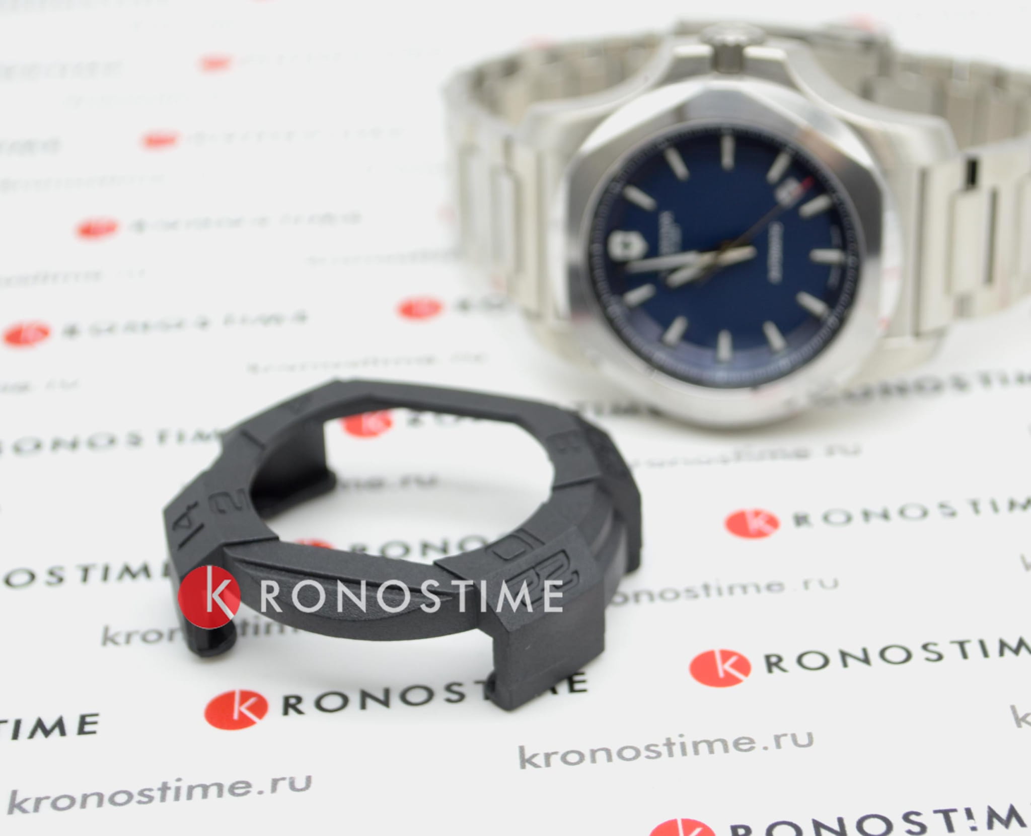 Victorinox 241835 мужские часы застежка крупным планом
