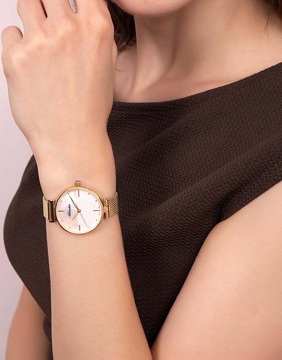 Оригинальные часы Adriatica Adriatica Essence A3737.119FQ кварцевые калибр механизма eta f04 общий вид