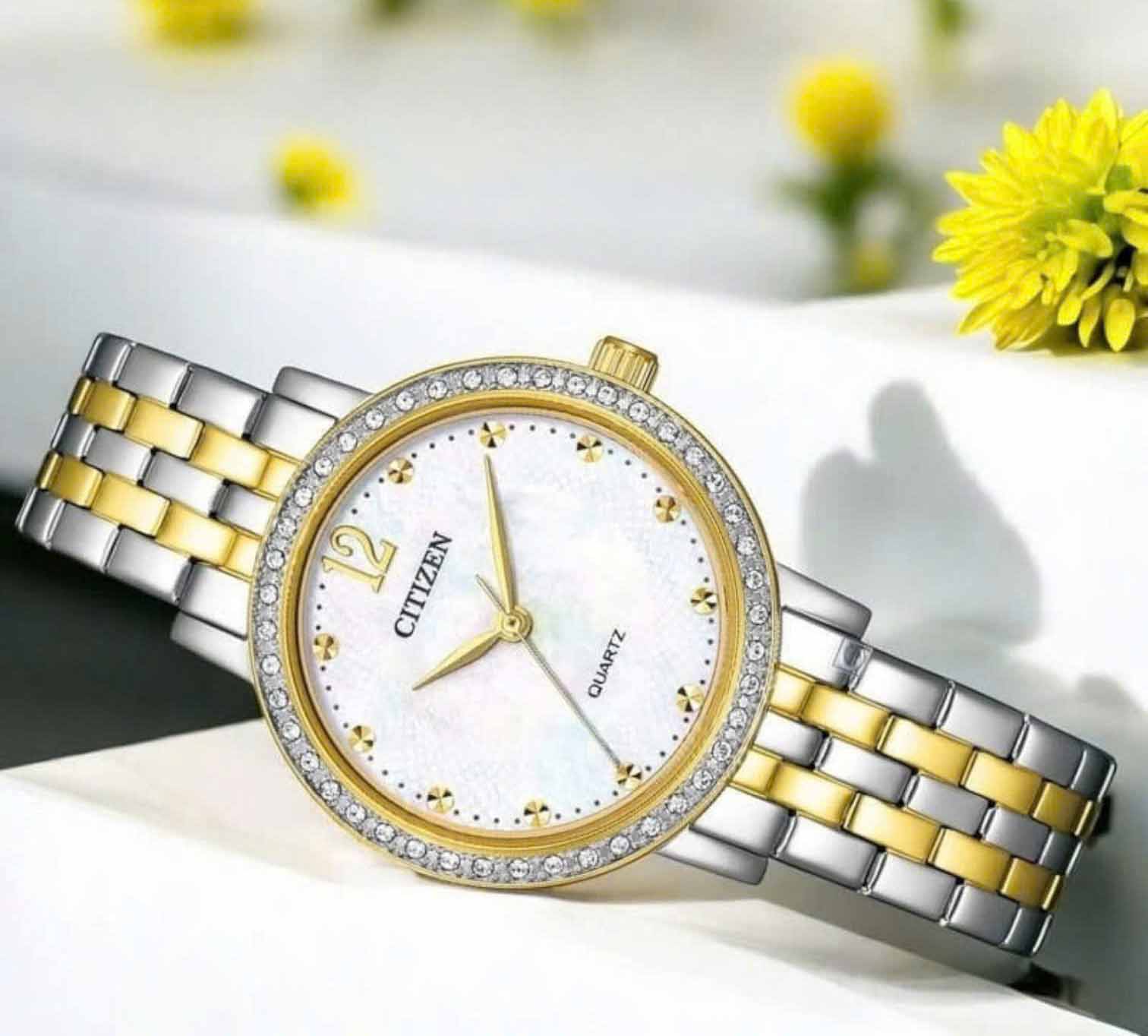 Citizen Citizen Elegance EL3104-54D,  япония женские часы на браслете нержавеющая сталь с ip-покрытием боковой вид
