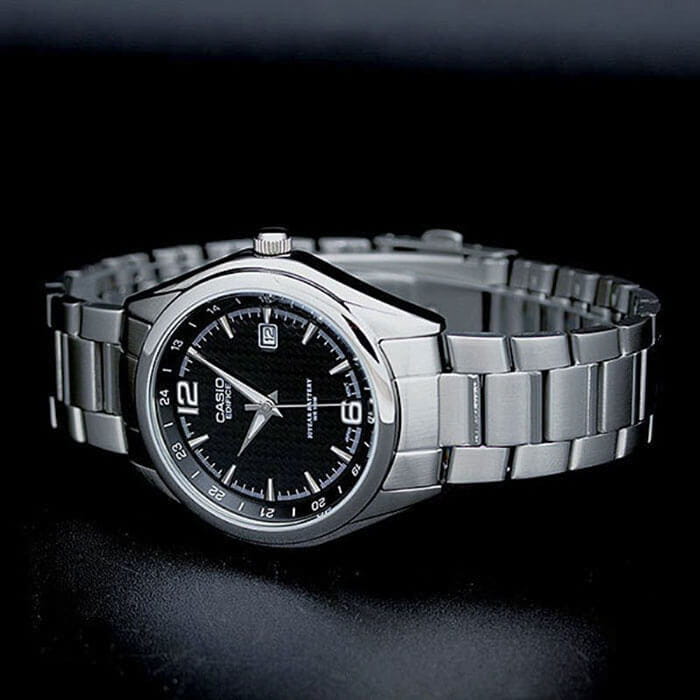 Casio Casio Edifice EF-121D-1A EF — детали корпуса и нержавеющая сталь