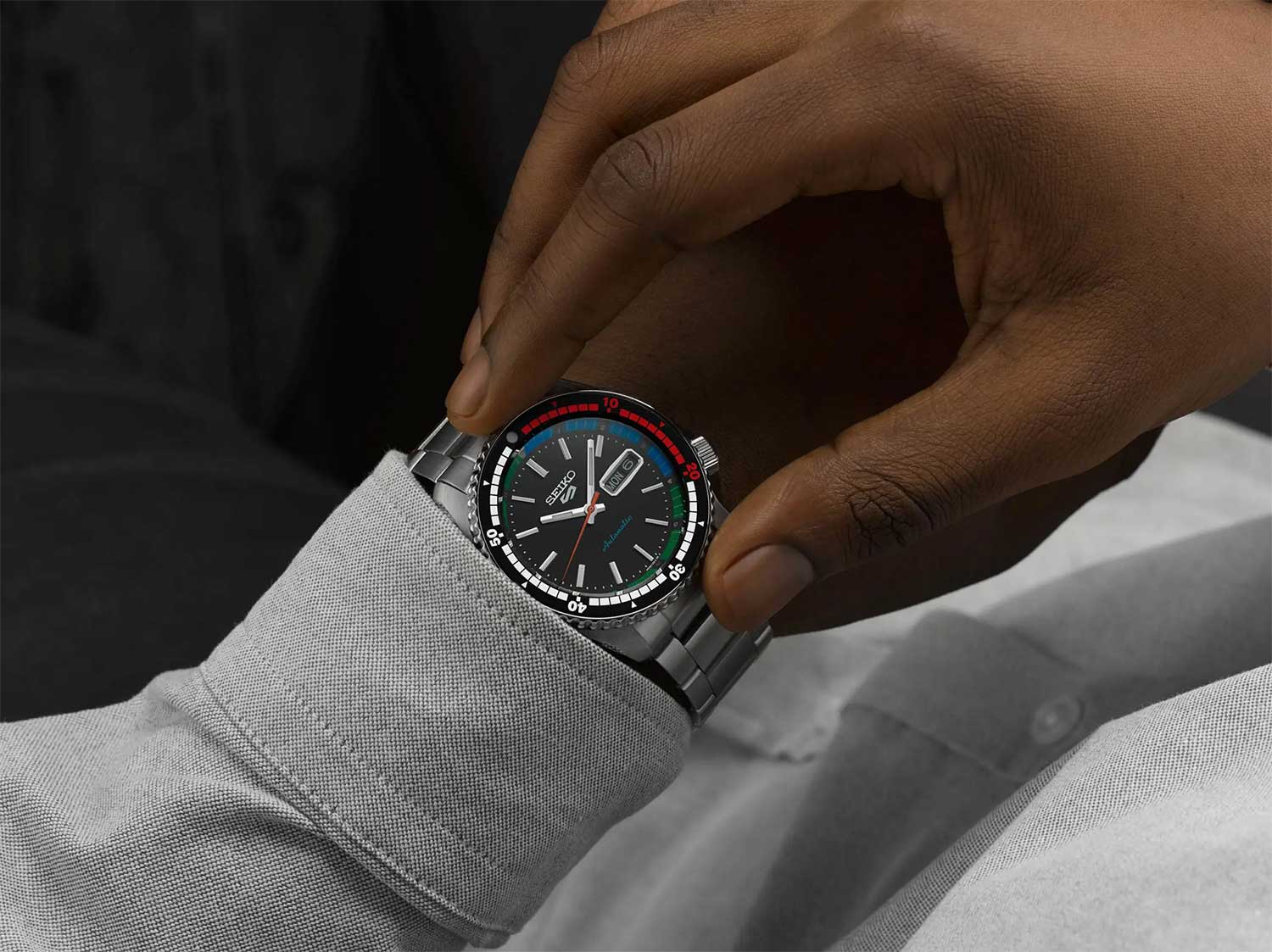 Seiko Seiko 5 Sports SRPK13K1 , наручные мужские часы фото под углом