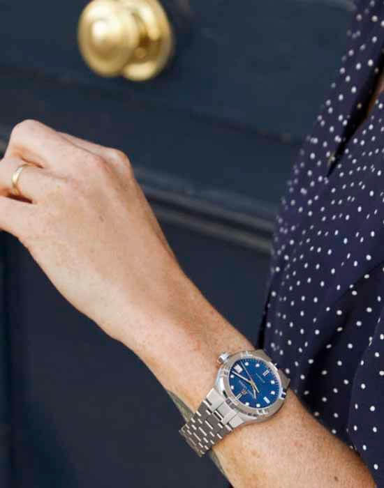 Maurice Lacroix Maurice Lacroix Aikon Automatic AI6006-SS002-450-1, aikon швейцария женские часы на браслете нержавеющая сталь боковой вид