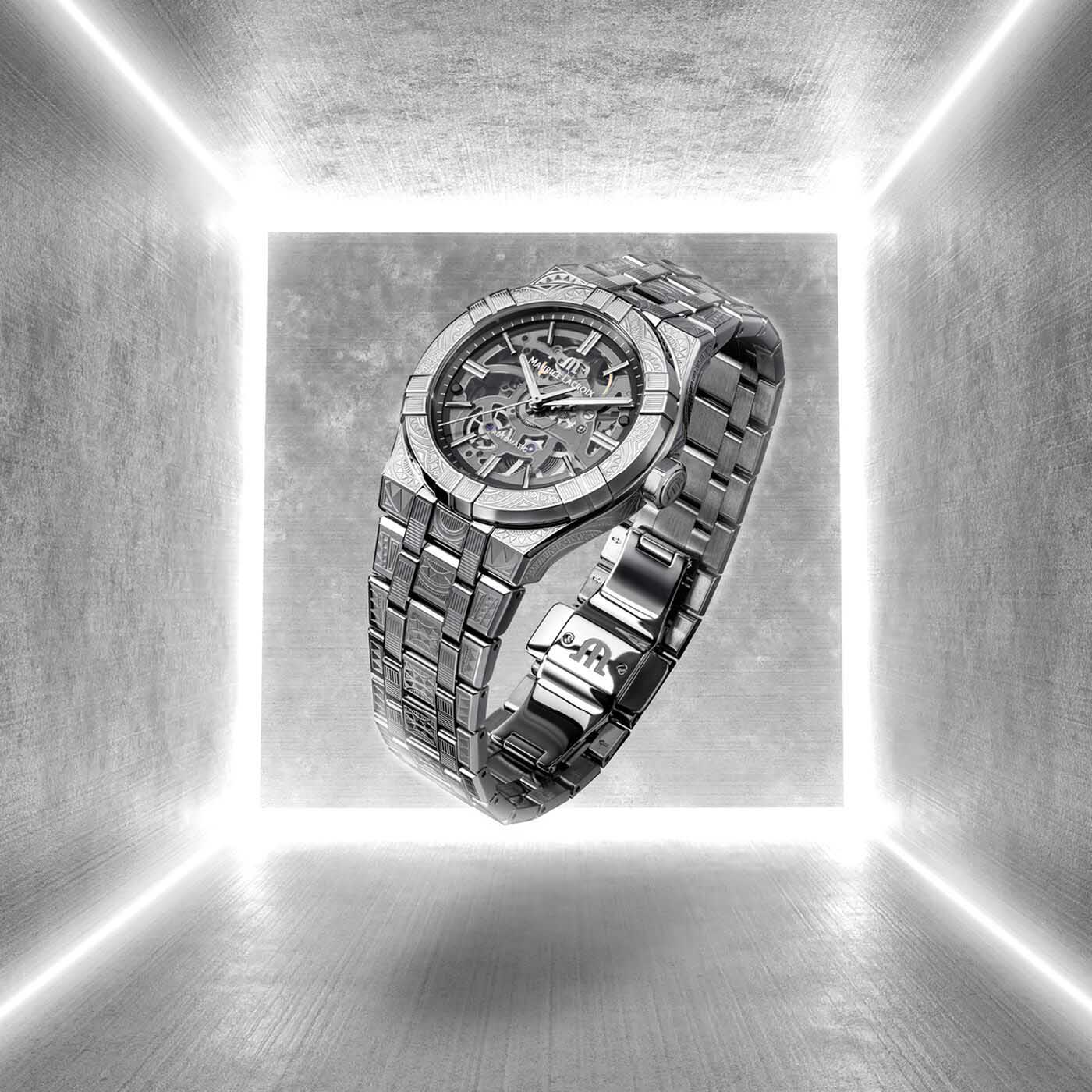 Maurice Lacroix Maurice Lacroix Aikon Urban Tribe Skeleton Limited Edition AI6007-SS009-030-1, aikon швейцария мужские часы на браслете нержавеющая сталь боковой вид