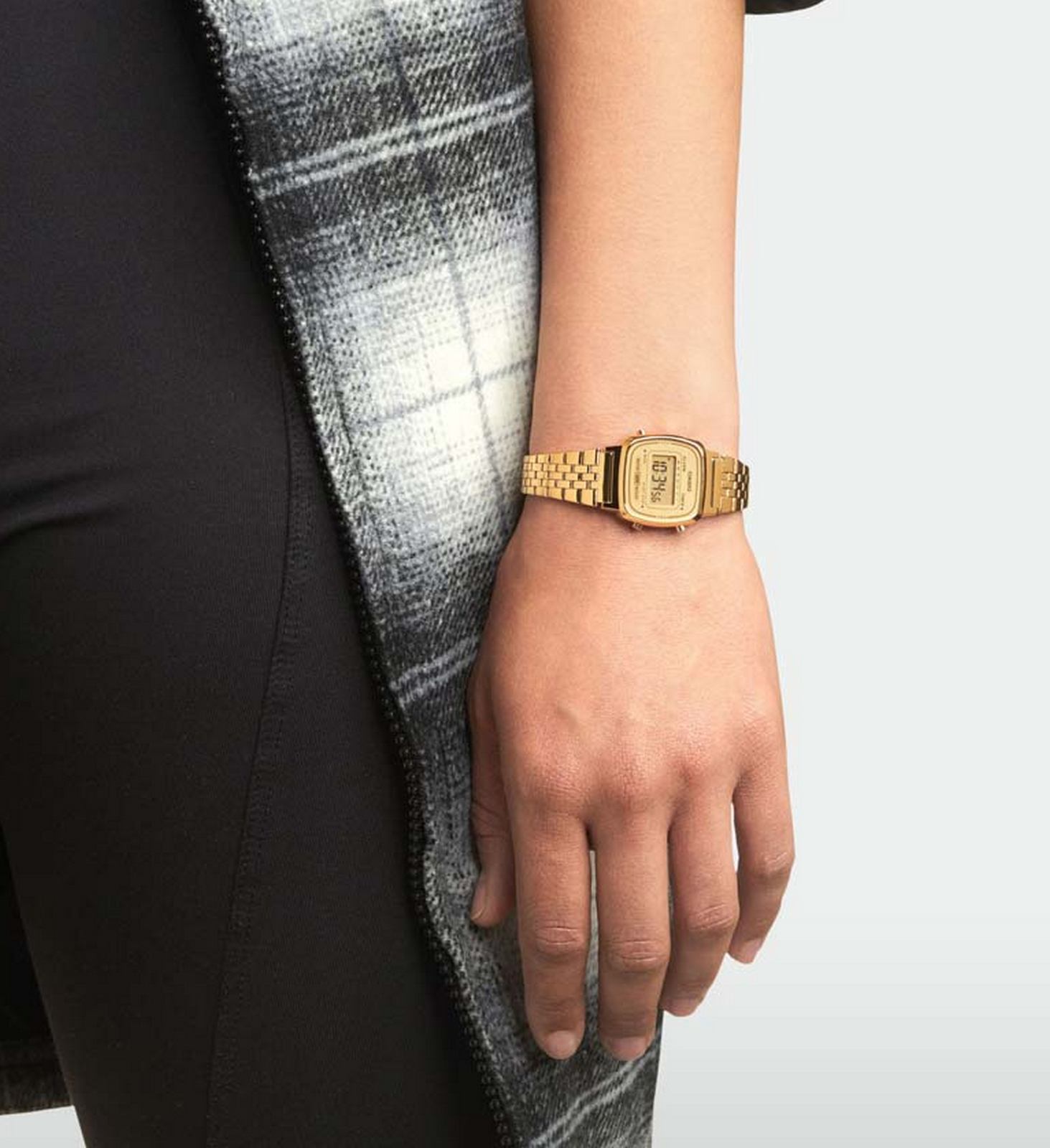 Casio Casio Collection LA670WETG-9A , наручные женские часы фото под углом