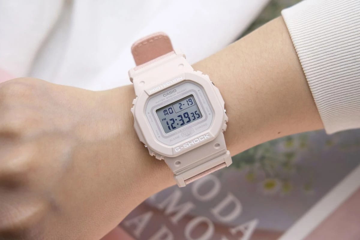 Casio Casio G-Shock GMD-S5600CT-4DR (GMD-S5600CT-4) , наручные женские часы фото под углом