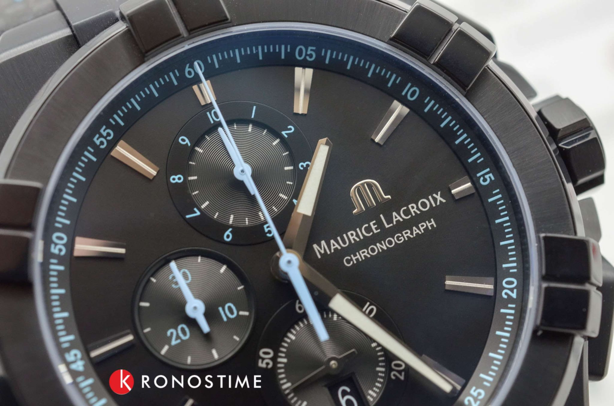 Maurice Lacroix Maurice Lacroix Aikon Chronograph AI1018-PVB01-337-1 , наручные мужские часы фото под углом