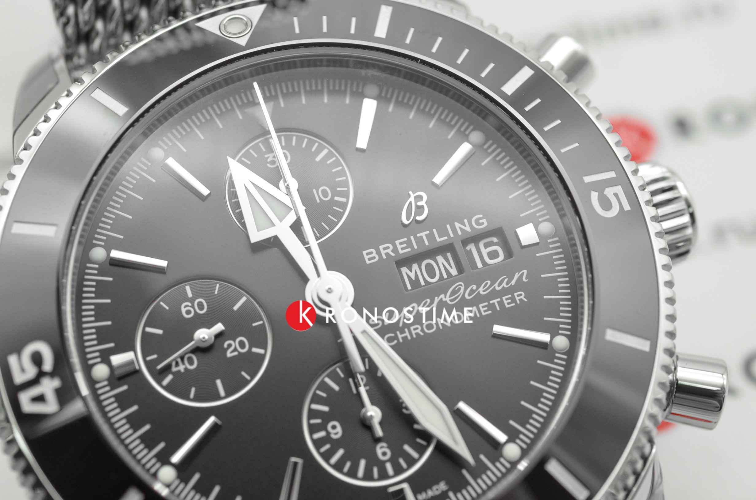 Breitling Breitling Superocean Heritage Chronograph 44 A13313121B1A1 механические мужские часы часы крупный план черный циферблата