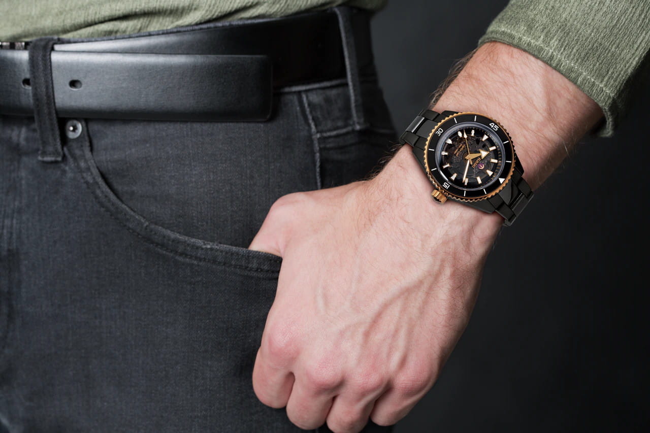 Rado R32127162 мужские часы застежка крупным планом