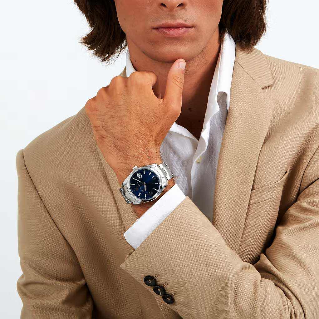 Maserati Maserati Attrazione R8853151013 , наручные мужские часы фото под углом